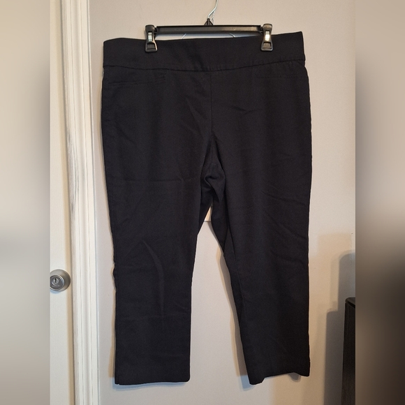 St. John's Bay Pants - St John's Bay Black Elastic Waistband Capri Pants